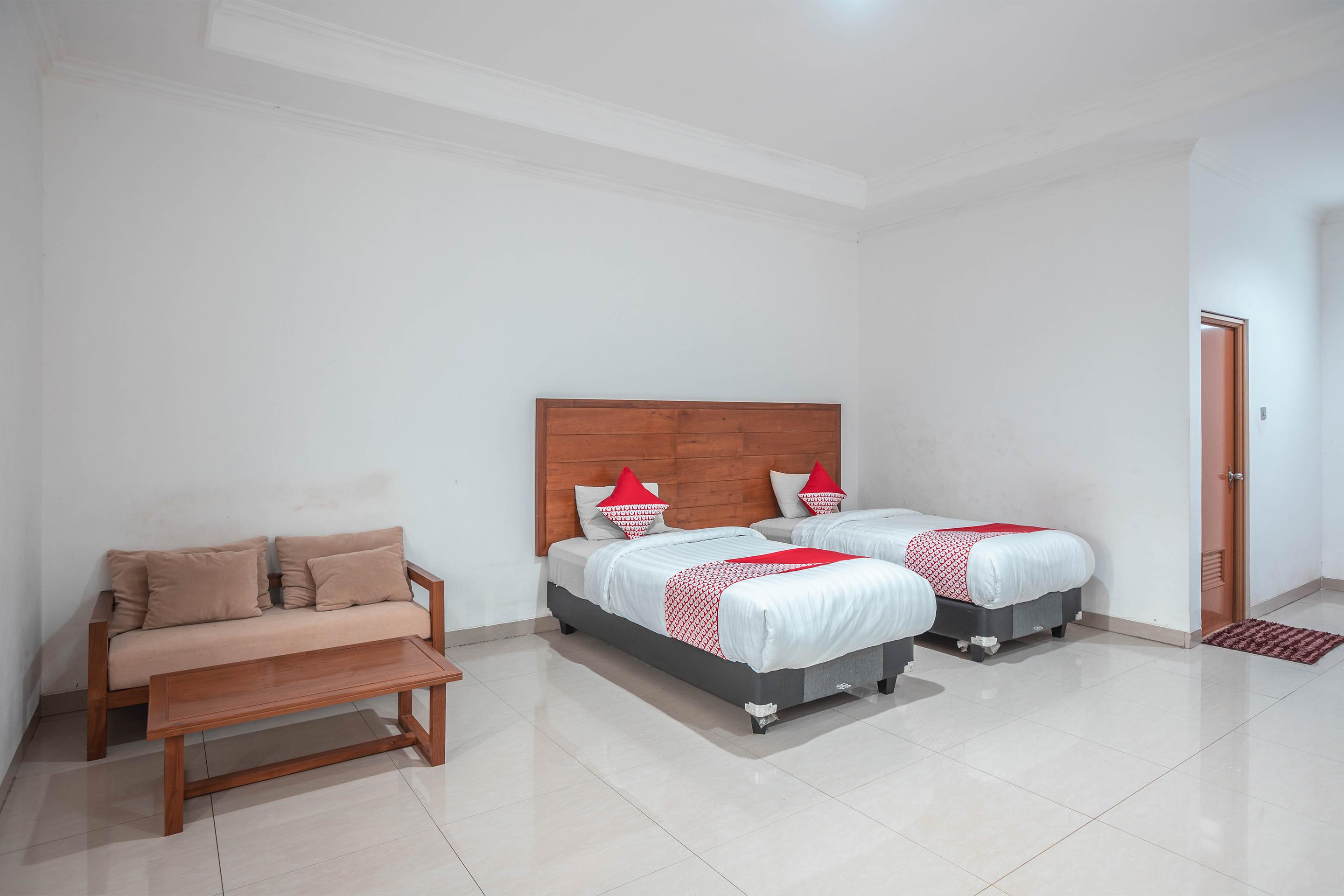Super Oyo 686 Bunga Karang Hotel Bekasi Exterior photo