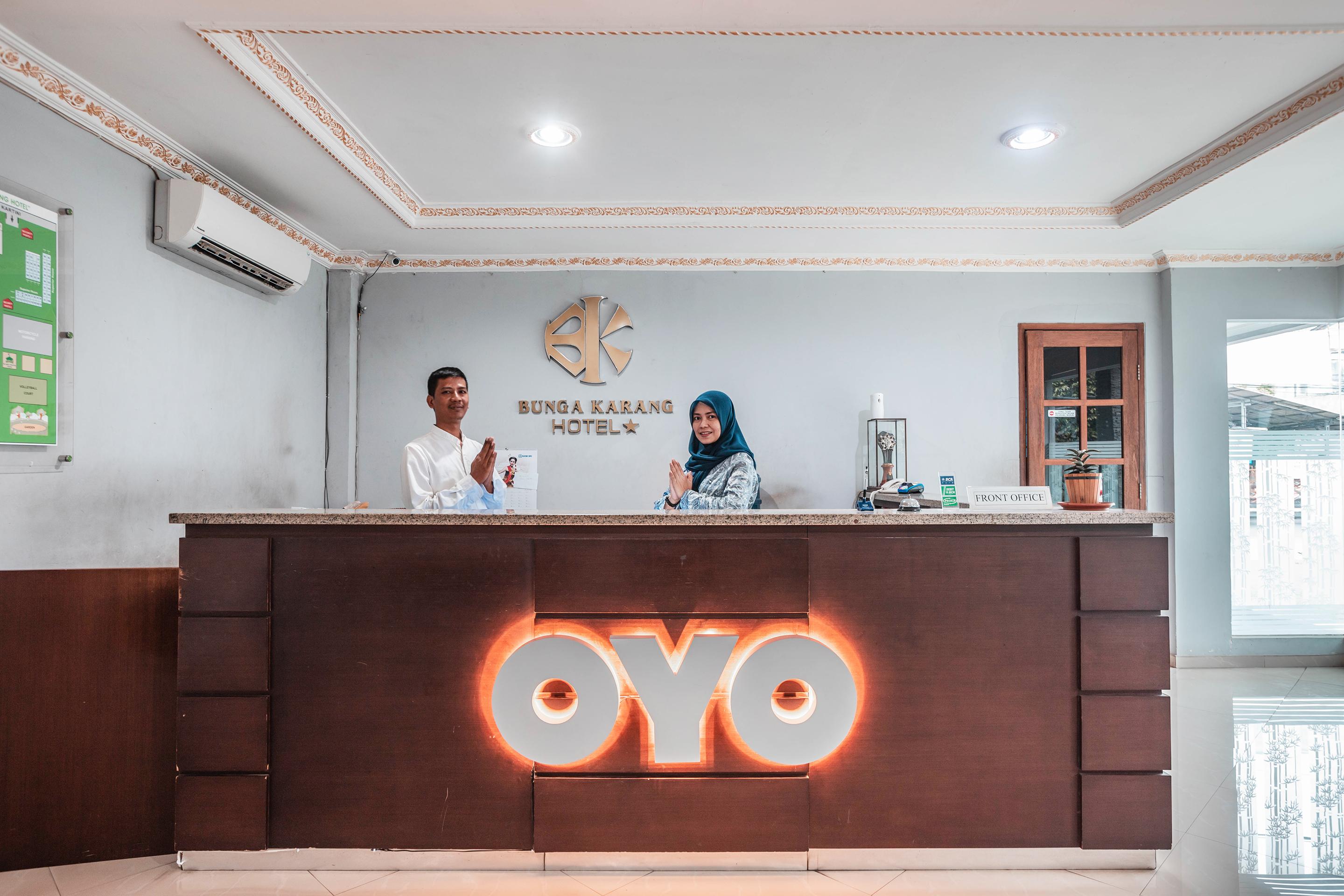 Super Oyo 686 Bunga Karang Hotel Bekasi Exterior photo