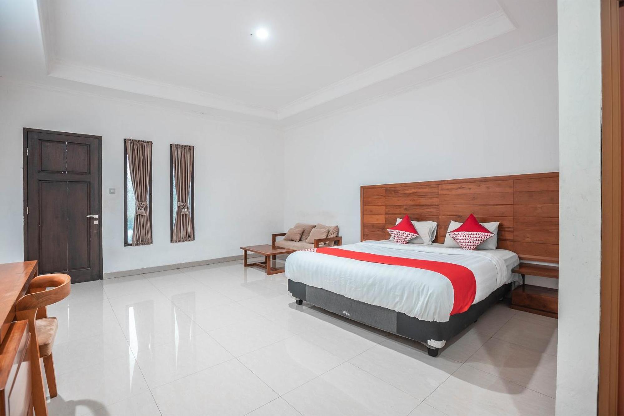 Super Oyo 686 Bunga Karang Hotel Bekasi Exterior photo