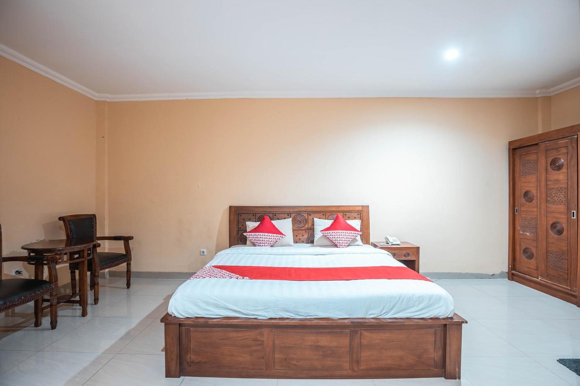 Super Oyo 686 Bunga Karang Hotel Bekasi Exterior photo