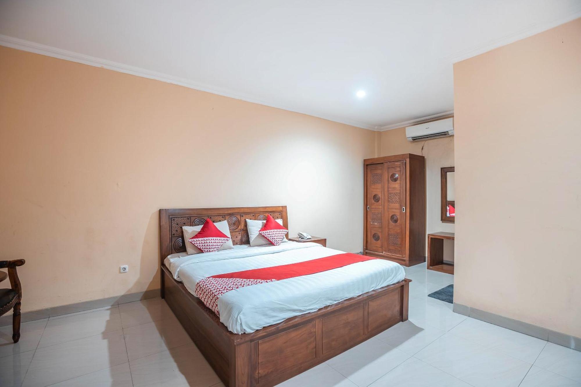Super Oyo 686 Bunga Karang Hotel Bekasi Exterior photo