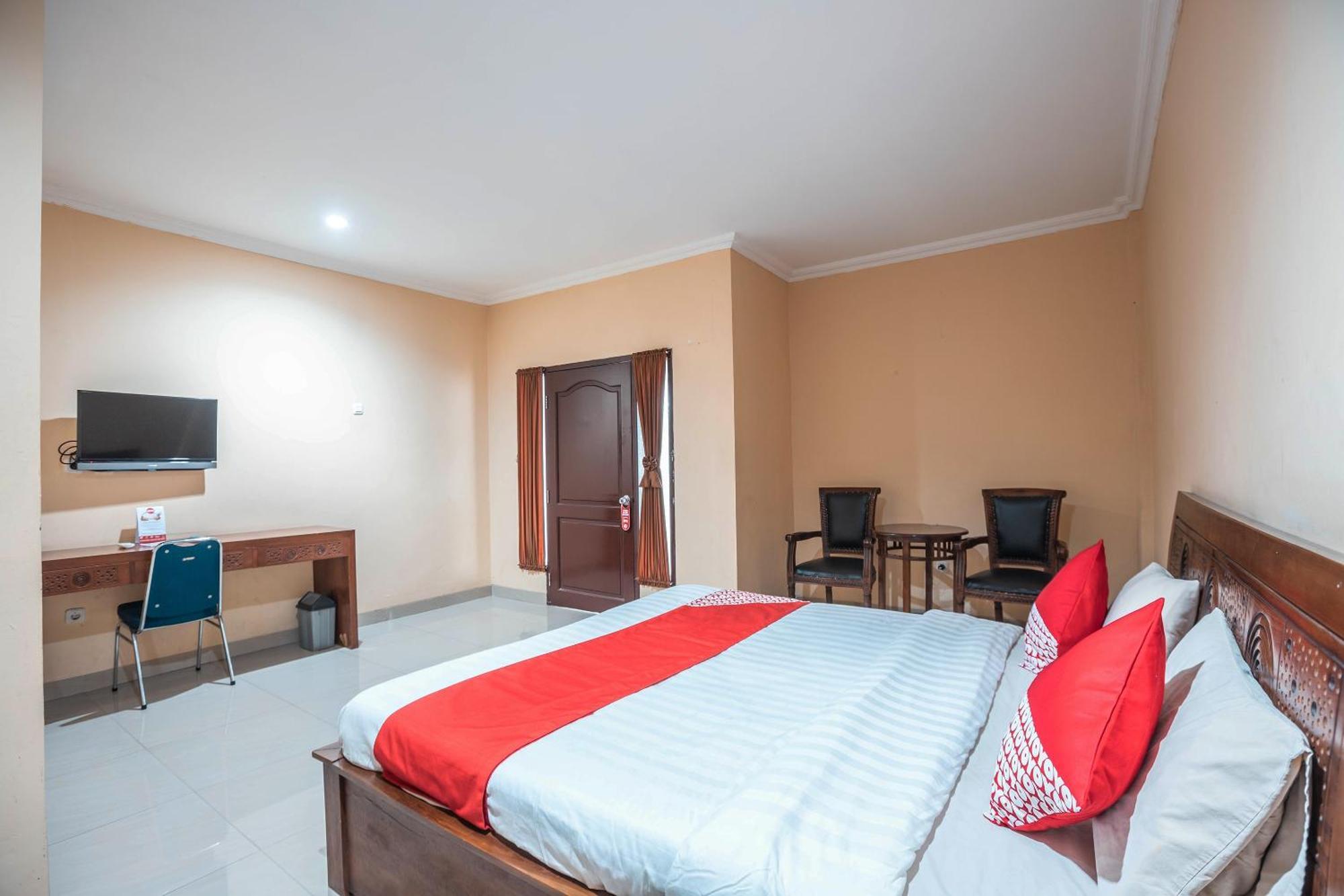 Super Oyo 686 Bunga Karang Hotel Bekasi Exterior photo