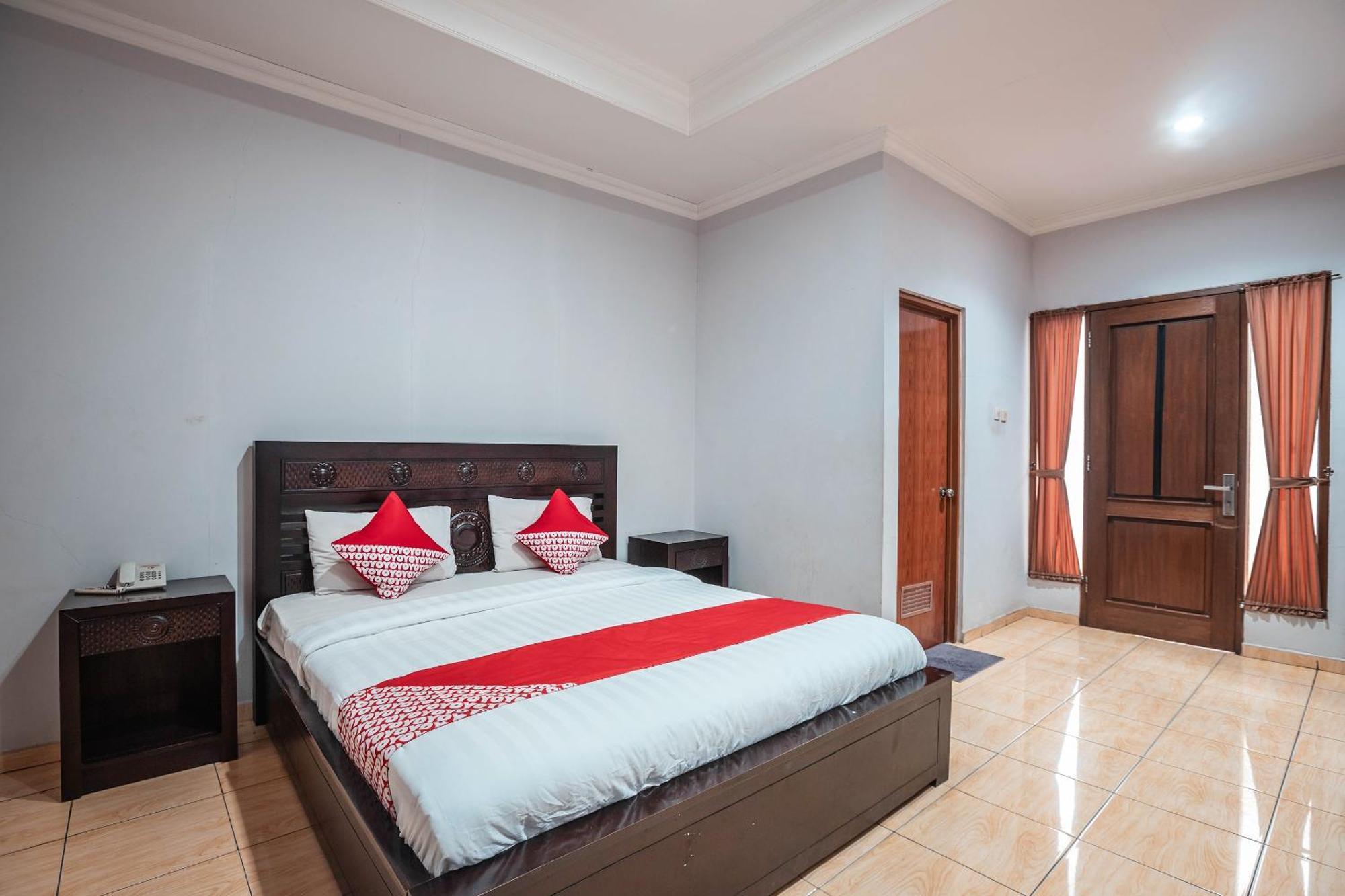 Super Oyo 686 Bunga Karang Hotel Bekasi Exterior photo